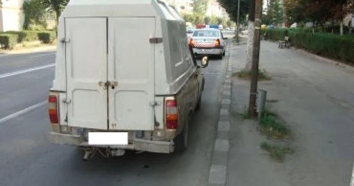 Râmnicu Vâlcea: Băut şi fără permis la volanul unui autoturism pe DN7