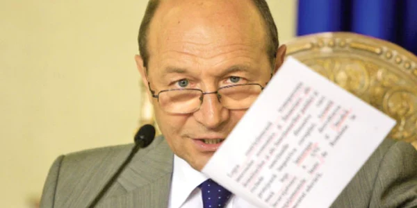Traian Băsescu: "Documentul semnat de USL cu CNSC trebuie tradus şi trimis partenerilor din UE şi NATO"