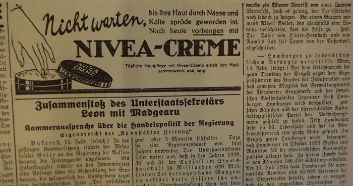 Branduri faimoase îşi făceau reclamă în cele mai vândute ziare săseşti din Transilvania.Macheta la crema Nivea apare într-un cotidian din Sibiu, în 1935, în partea de sus a paginii  FOTO: Ioana Lepădatu