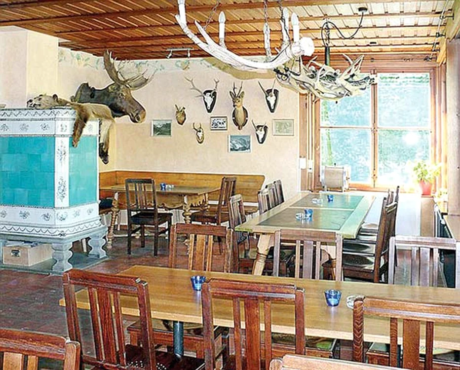 În restaurant se serveşte  carne numai din producţia  proprie a rezervaţiei