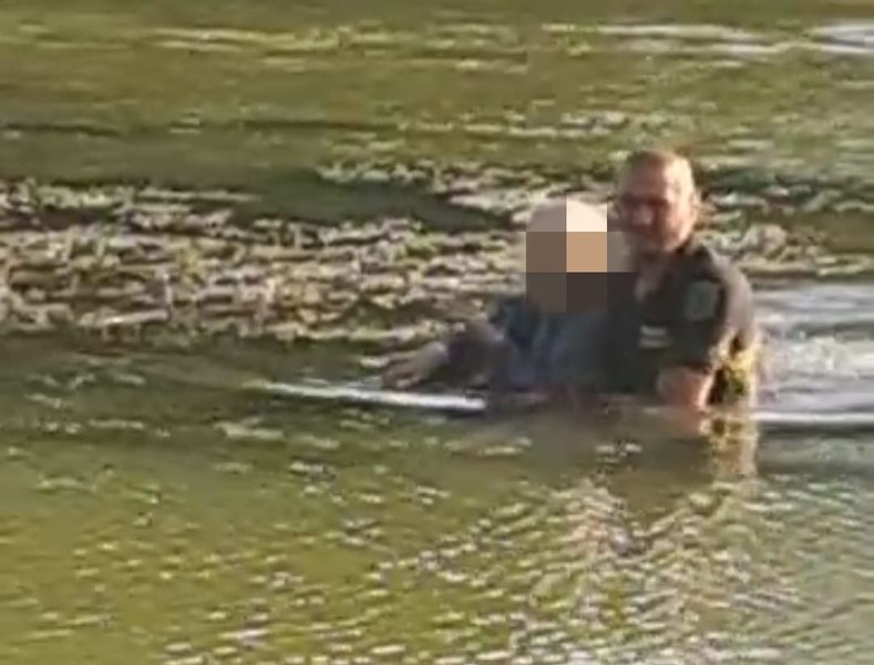 Povestea polițistului local care a salvat o femeie din râul Argeș. A fost boxer profesionist VIDEO