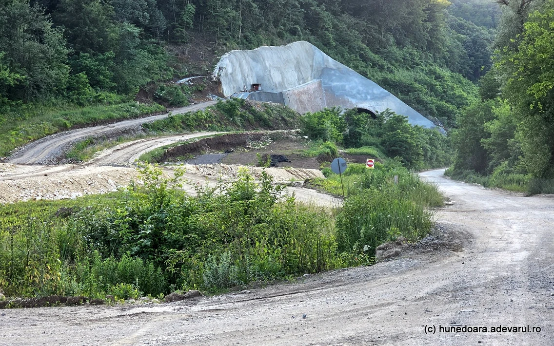 Tuneluri feroviare Tisa , valea mureșului, Foto Daniel Guță, ADEVĂRUL (9) jpg