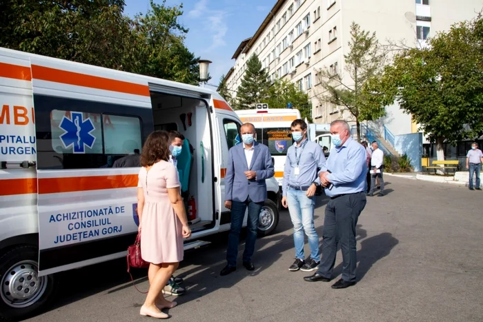 Cele două ambulanţe au fost recepţionate astăzi