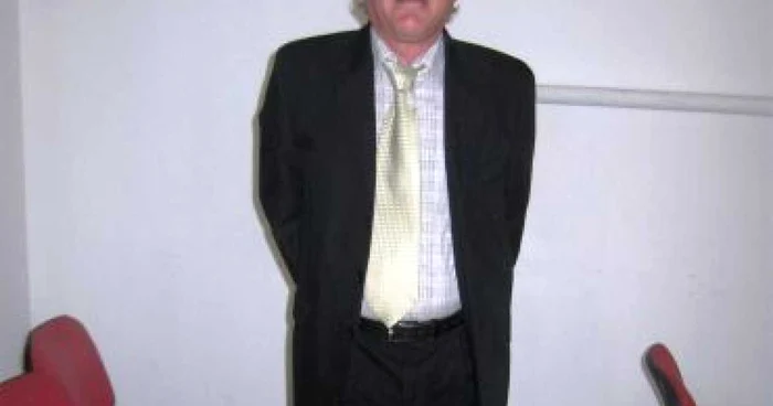 Râmnicu Vâlcea: PORTRET - Ilie Fîrtat a adus Internetul în Grădiştea