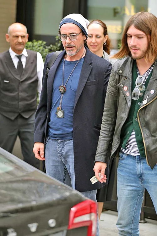 Indio îl moşteneşte pe tatăl lui, Robert Downey Jr, care a avut de asemenea probleme cu drogurile