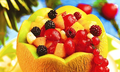 pepene galben umplut cu fructe jpeg