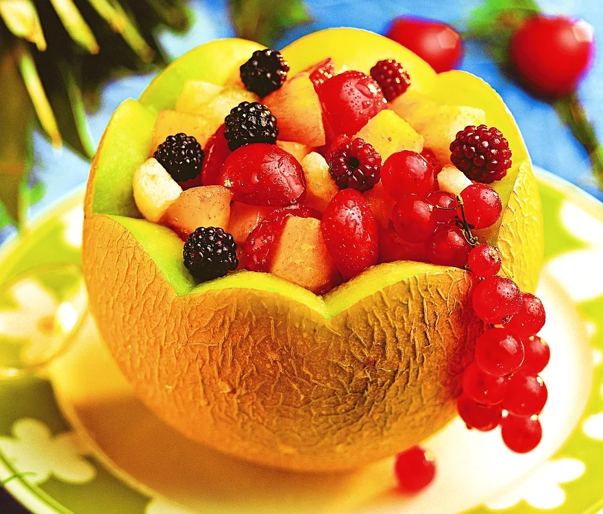 pepene galben umplut cu fructe jpeg