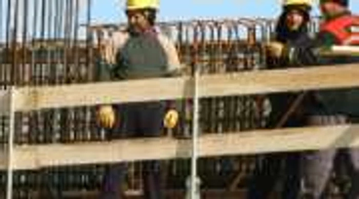 Numărul autorizaţiilor de construcţie a scăzut în septembrie cu 23%