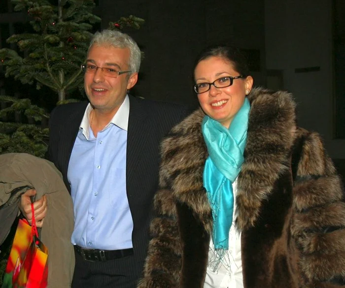 Cântăreţul Cătălin Crişan va divorţa de soţia lui, Alina