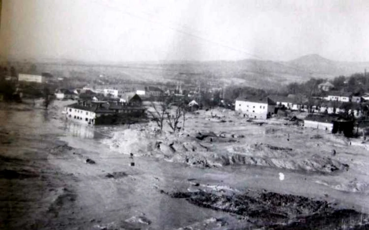 Certejul înghiţit de mâlul toxic. SURSA: Arhivele Naţionale - judeţul Hunedoara. Dosarul Certej 1971