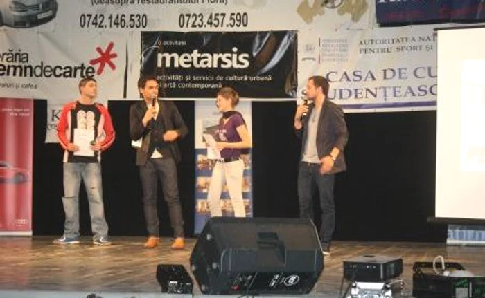 Răzvan și Dani au prezentat balul bobocilor de la universitatea reşiţeană.