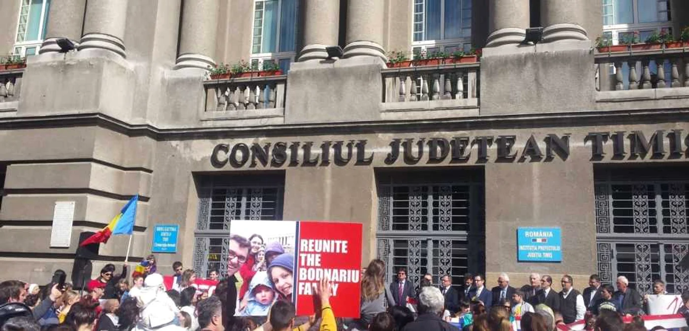 Miting pro familia Bodnariu la Timişoara FOTO Ştefan Both