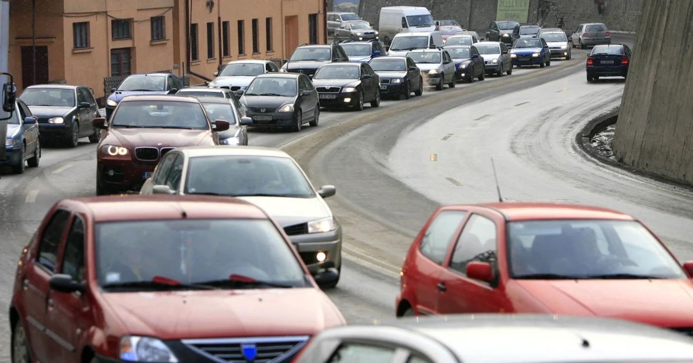 Trafic rutier aglomerat pe DN1, pe tronsonul Bucureşti-Braşov (foto: arhivă Adevărul)
