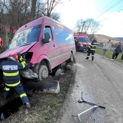 accident valea sanpetru microbuz foto stiri mures png