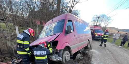 accident valea sanpetru microbuz foto stiri mures png
