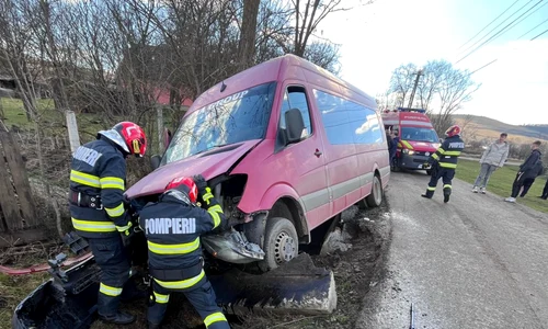 accident valea sanpetru microbuz foto stiri mures png