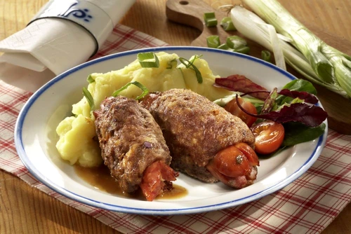 rulouri de carne si carnati jpeg