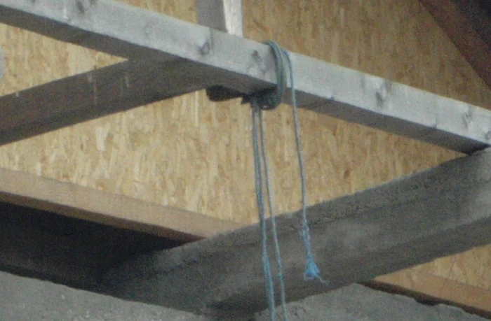 Bărbatul şi-a pus ştreangul la gât într-o anexă a gospodăriei sale