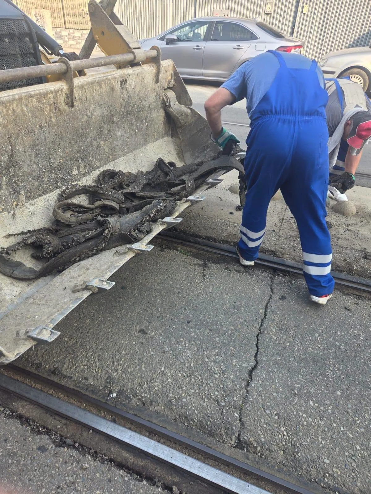 Canicula paralizează transportul din Timișoara: masticul de pe șinele de tramvai s-a topit. Restricții extinse și pe rețeaua rutieră națională