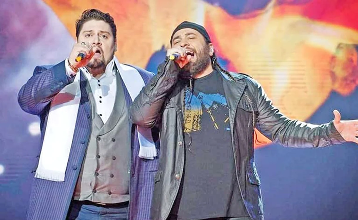 
    Alin Stoica, solistul Operei Naţionale Bucureşti, are o poveste de viaţă  copleşitoare. Mama i-a murit când avea doar 6 ani, iar tatăl l-a părăsit  