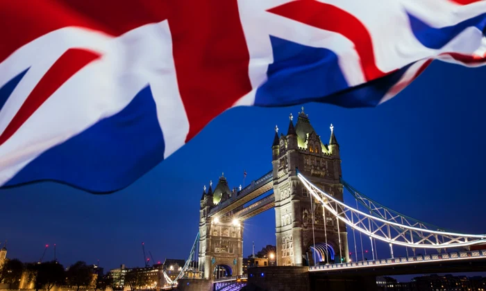 Marea Britanie podul Londrei steag drapel FOTO Shutterstock