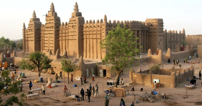 Marea Moschee din Djenne, Mali. FOTO panoramio.com