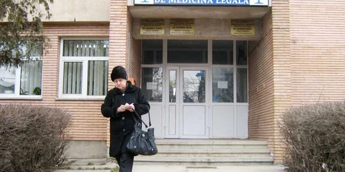 Medicii de la Serviciul Judeţean de Medicină Legală spun că numărul sinuciderilor va creşte