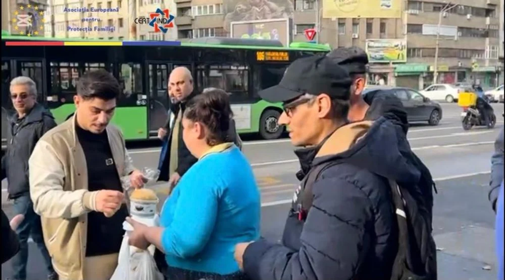 Când campaniile electorale ard sute de mii de euro, iar oamenii simpli țin oameni cu nevoi în viață