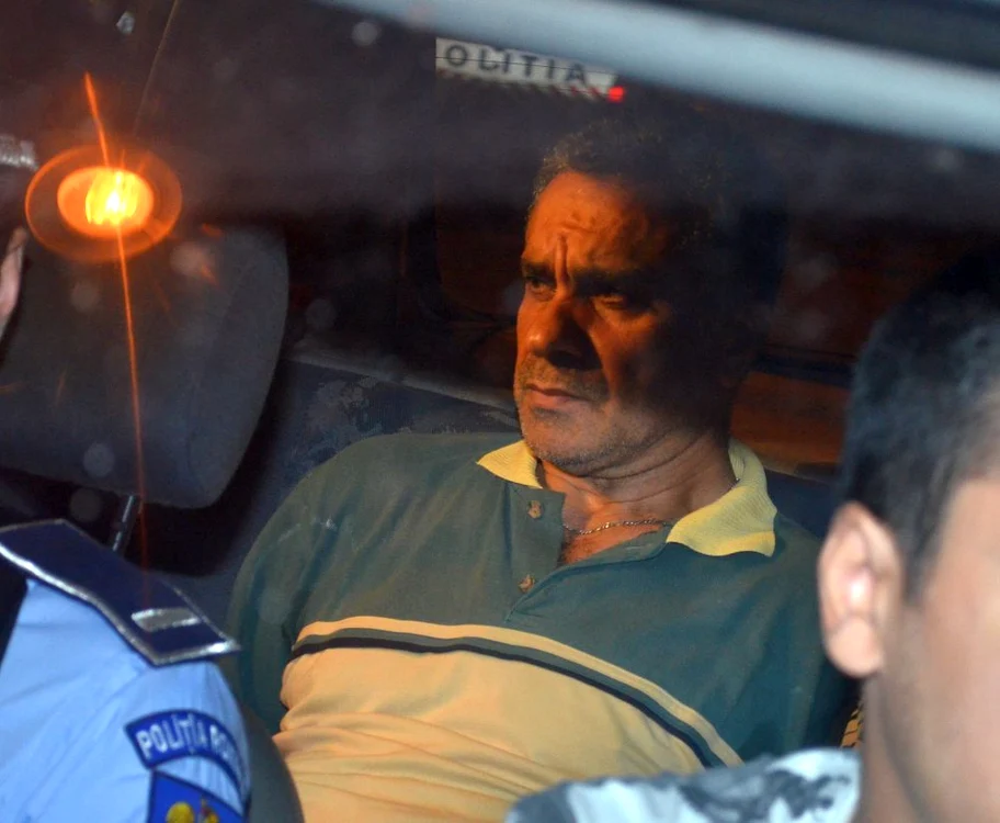 Kanan Ali privea în gol când a fost luat de poliţişti