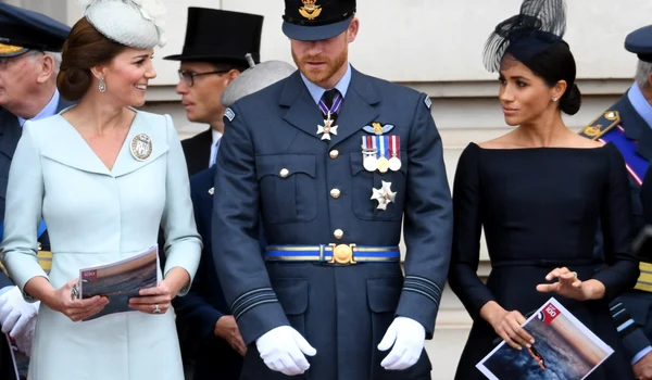 Kate Middleton cu Prințul Harry și Meghan Markle  foto   profimedia 0377429974 jpg