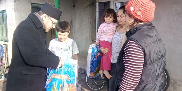 Darurile preotului Vasiliu de la Oprişeneşti FOTO Costiuc Petrică