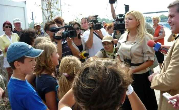 Elena Udrea a vorbit oamenilor din Sfântu Gheorghe. (Foto: Claudia Petraru)