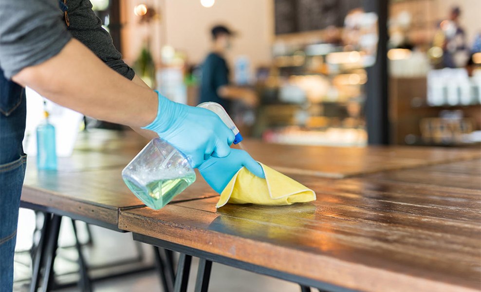 Trucul natural care elimină praful și dezinfectează casa în doar un minut, fără chimicale sau efort
