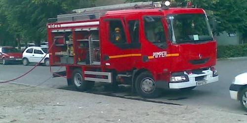 Incendiul a fost stins după trei ore/foto: Arhiva