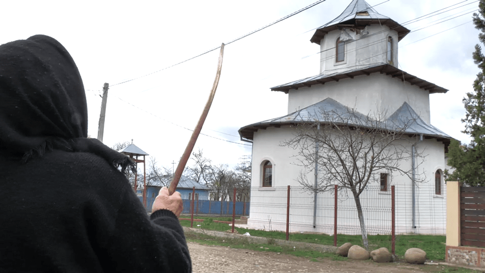 Turla unei biserici, lovită de trăsnet. Semn divin, strigă enoriașii din Udați-Lucieni VIDEO