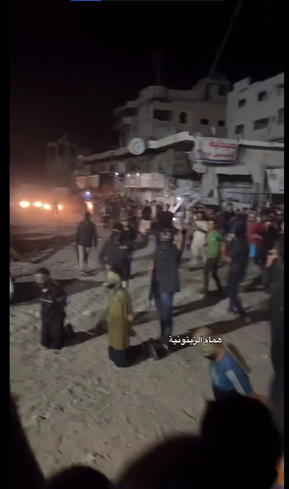 Execuţie publică filmată pe o stradă din oraşul Gaza: trei bărbați împușcați în fața unei mulțimi. Scenele sunt șocante