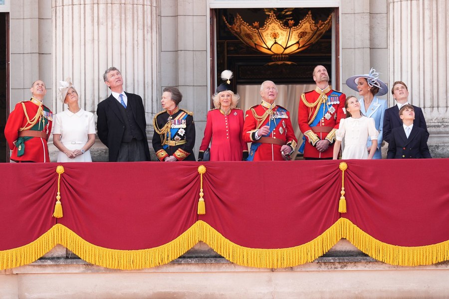Prințul Louis a furat din nou spectacolul la Trooping the Colour. Gesturile sale au devenit virale