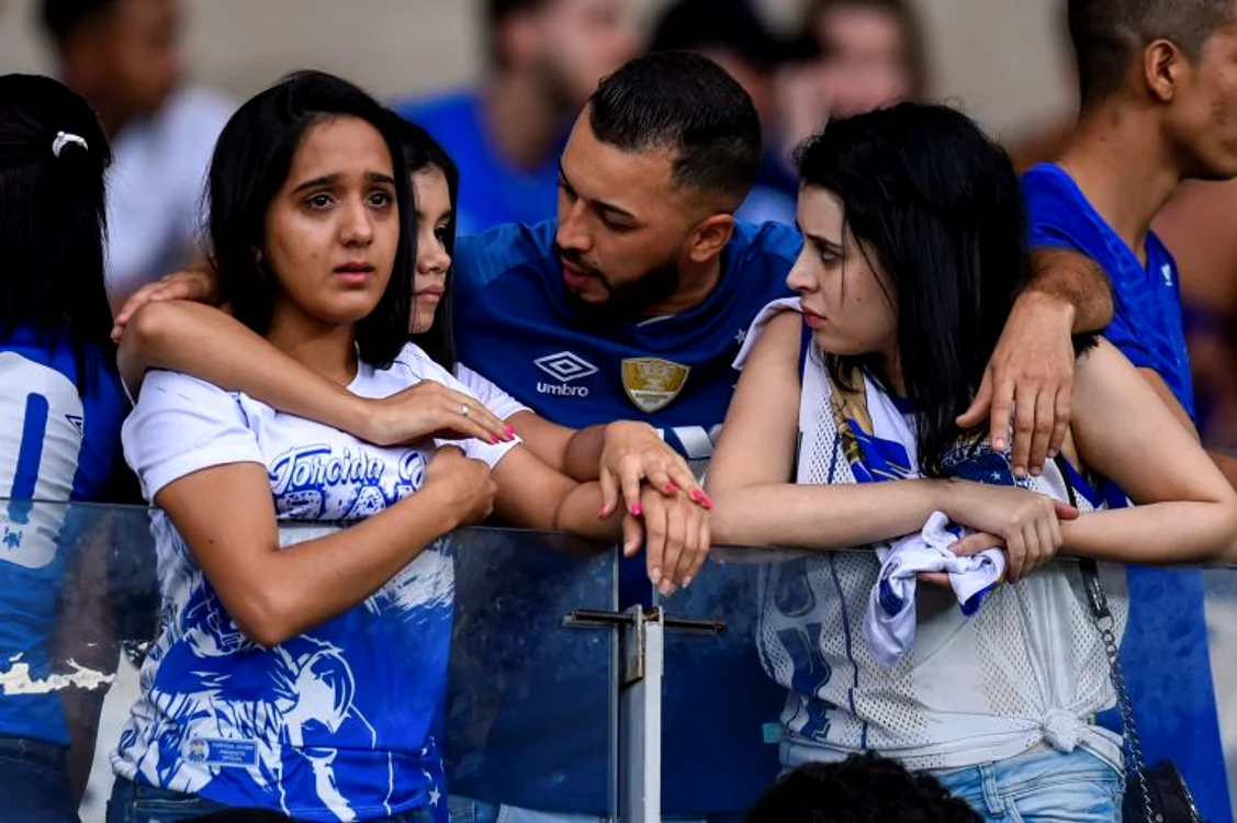 
    Fanii lui Cruzeiro, în lacrimi după retrogradareFOTO: EPA  