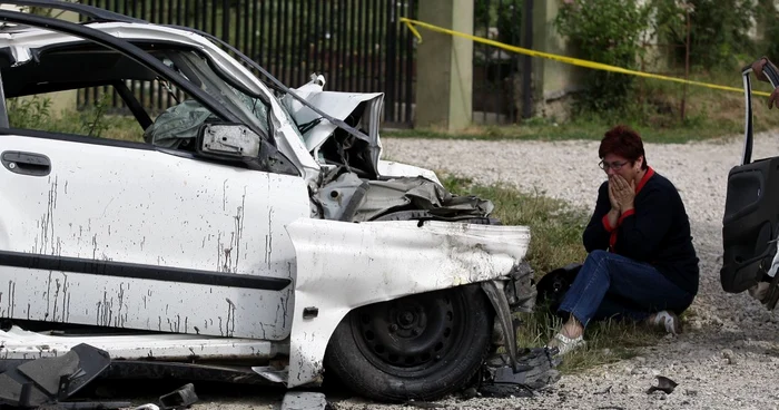 Membrii familiilor decedaţilor au ajuns la locul tragediei.