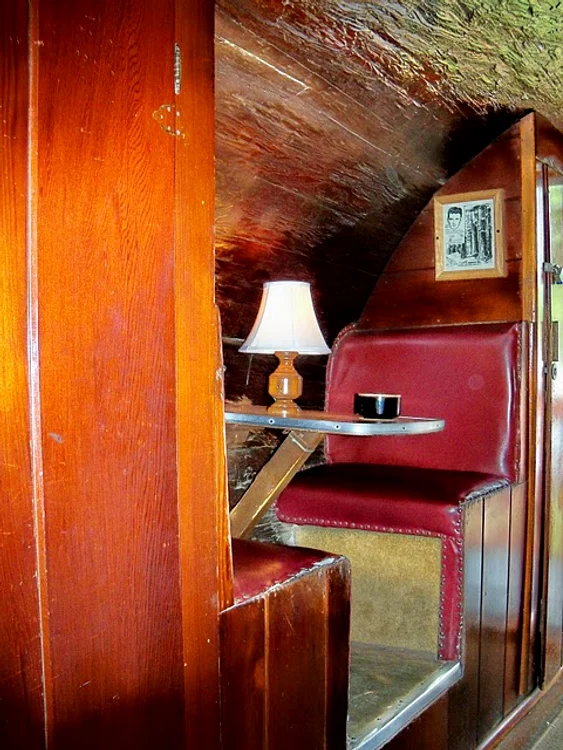 "Famous One Log House" face turul Americii în fiecare an