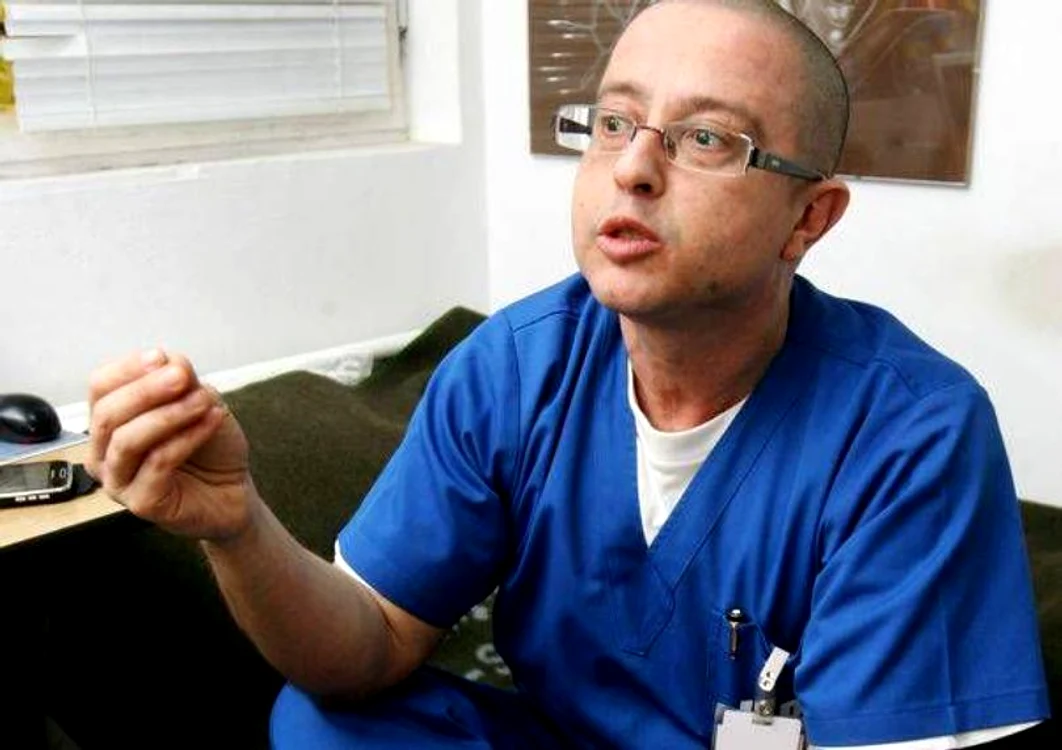 Medicul Tudor Ciuhodaru explică faptul că cu cât pielea e mai deschisă la culoare cu atât intensitatea expunerii la radiaţiile solare este mai mare 
