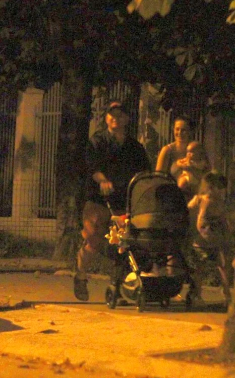 Pavel Bartoş şi-a scos familia la o plimbare nocturnă