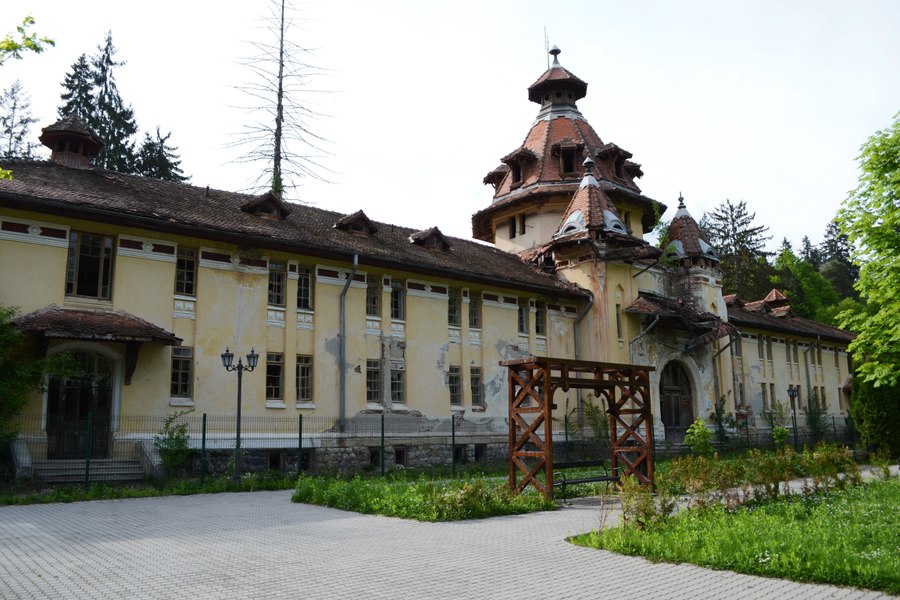Apele tămăduitoare ale României. Cele mai vestite stațiuni balneare unde turiștii se pot răsfăța cu tratamente demne de Cleopatra, regina Egiptului