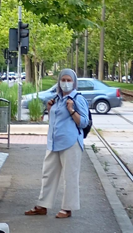 Agresoarea e căutată de polițiști FOTO Facebook/Kamelia Kamy