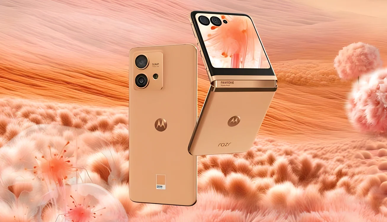 Motorola edge 40 neo și razr 40 ultra în culoarea Peach Fuzz.