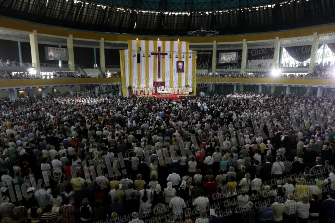 Sute de oameni au participat la ceremonia religioasă de beatificare