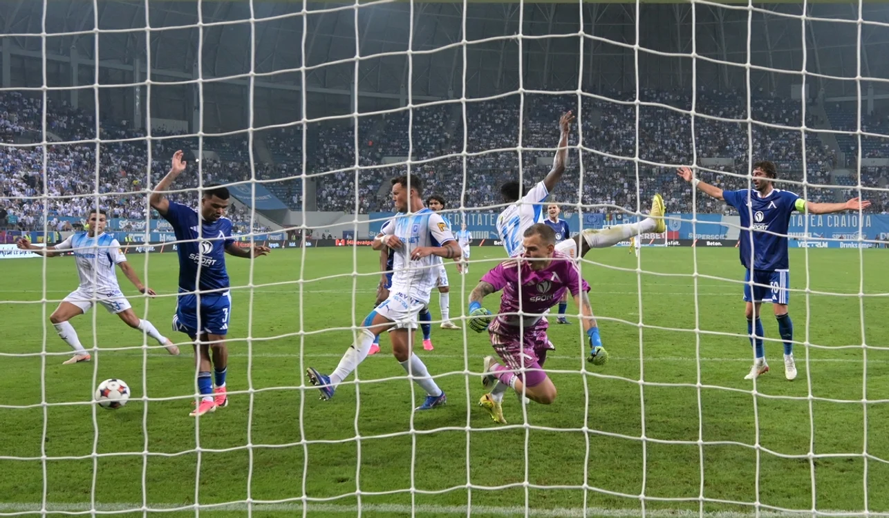 Universitatea Craiova „pică” din Liga Campionilor în Liga Europa (FOTO: Sportpictures)