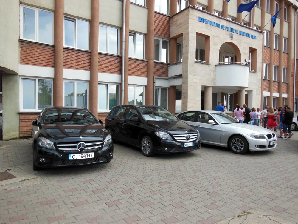 Maşinile de lux confiscate de poliţişti