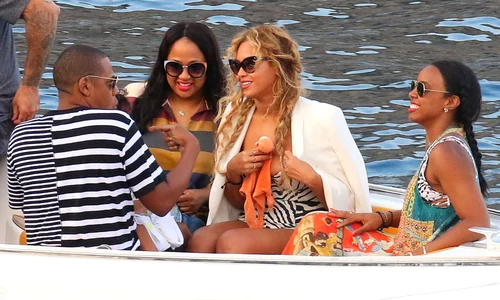 Jay Z & Beyonce Go Yachting In Southern Italy jpeg