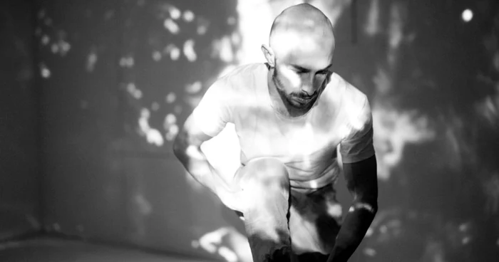 George Albert Costea, în spectacolul „Dorian“ FOTOGRAFII: Adi Bulboacă